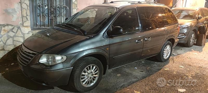 Usata Chrysler Voyager 150 CV (110 kW) 2005 Monovolume