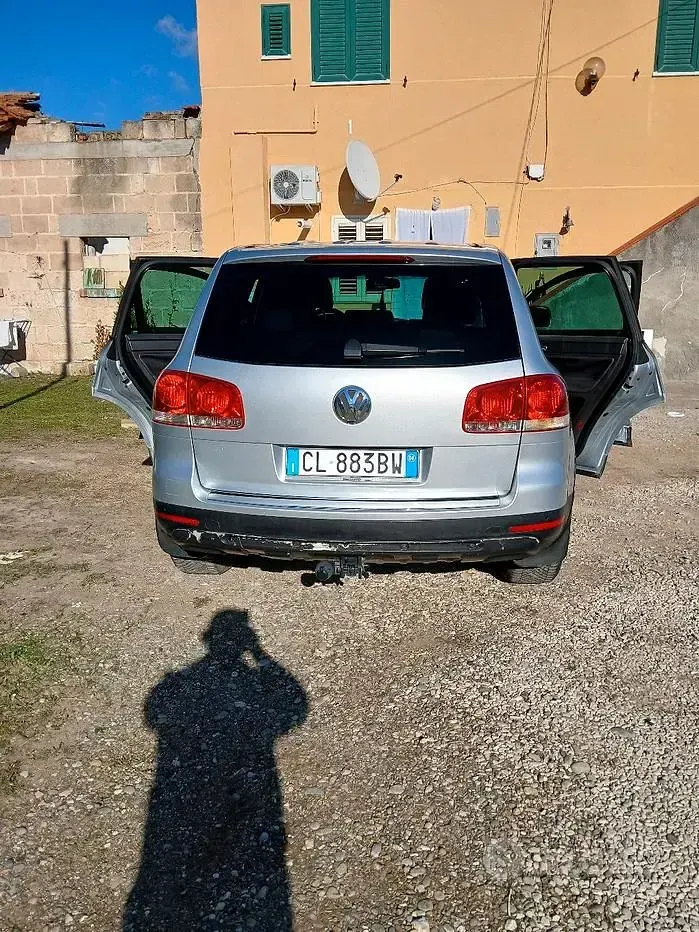Usata VW Touareg 174 CV (127 kW) 2004 Grigio SUV
