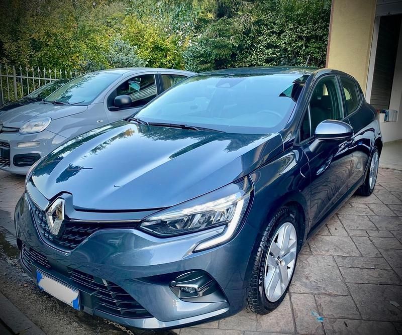 Usata Renault Clio V Business 91 CV (66 kW) 2022 Grigio Berlina