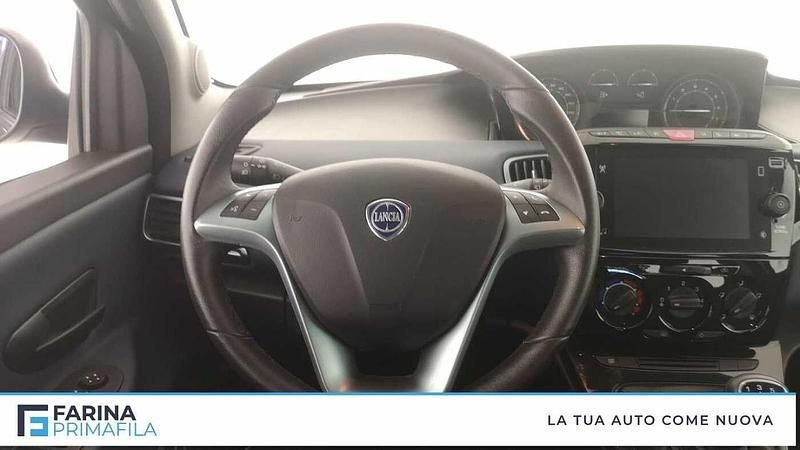 Usata Lancia Ypsilon S 70 CV (51 kW) 2024 Nero Utilitaria