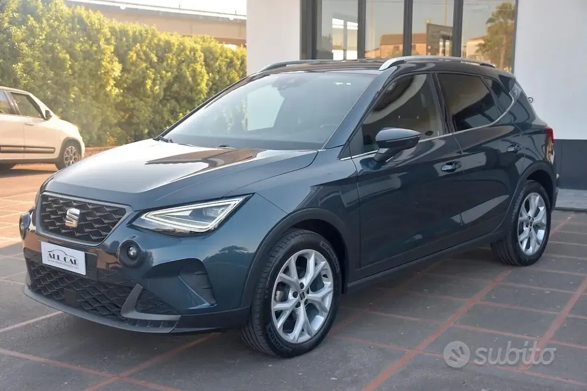 Usata Seat Arona FR 110 CV (80 kW) 2023 Grigio SUV