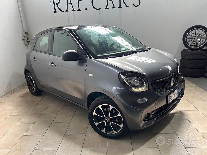 Usata Smart ForFour Passion 70 CV (51 kW) 2016 Grigio Utilitaria