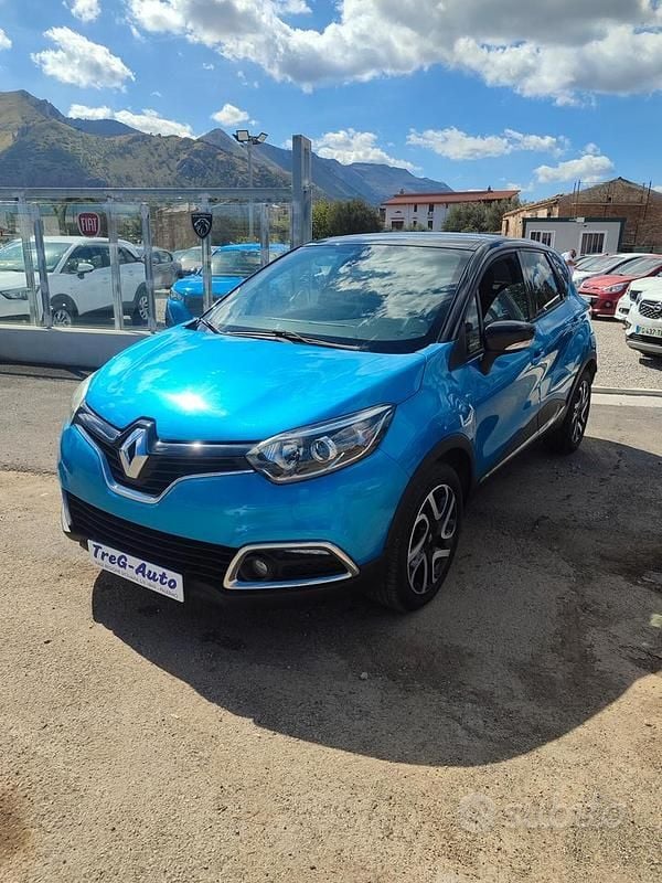 Usata Renault Captur 90 CV (66 kW) 2015 Blu SUV