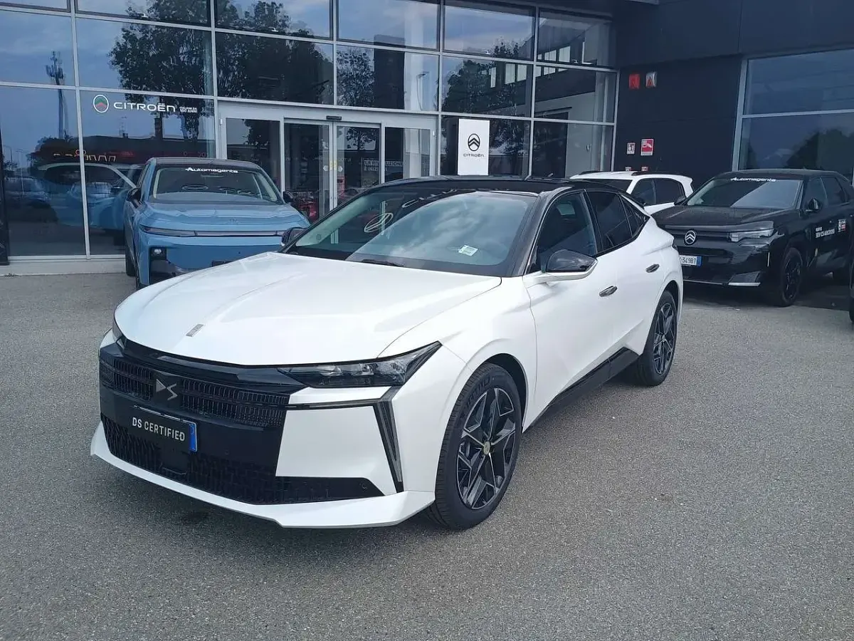 Nuova DS Automobiles DS4 145 CV (106 kW) 2025 Bianco perlatetto nero SUV