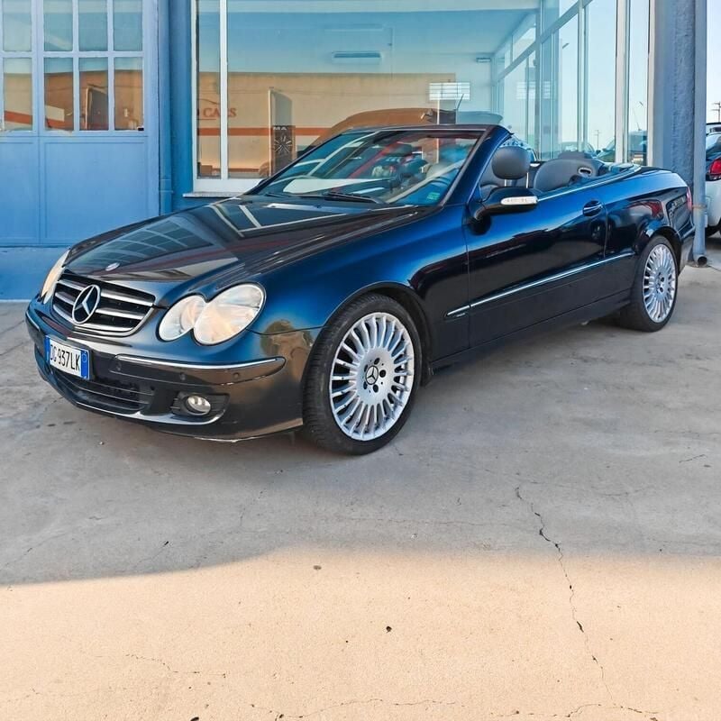 Usata Mercedes CLK320 Avantgarde 224 CV (164 kW) 2007 Nero Cabrio