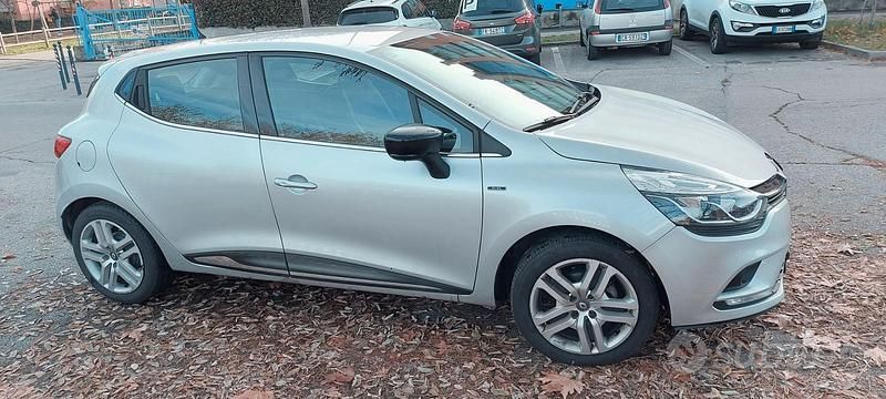 Usata Renault Clio IV 90 CV (66 kW) 2018 Grigio Berlina