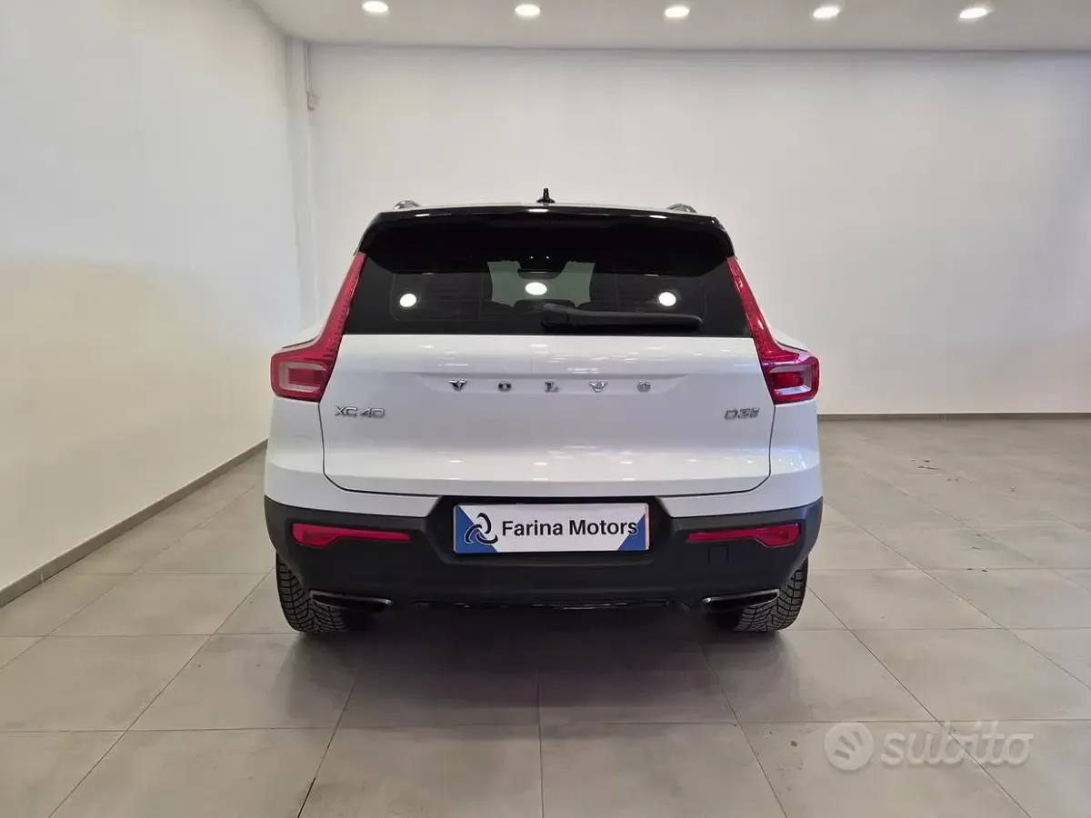 Usata Volvo XC40 R-Design 150 CV (110 kW) 2011 Bianco SUV