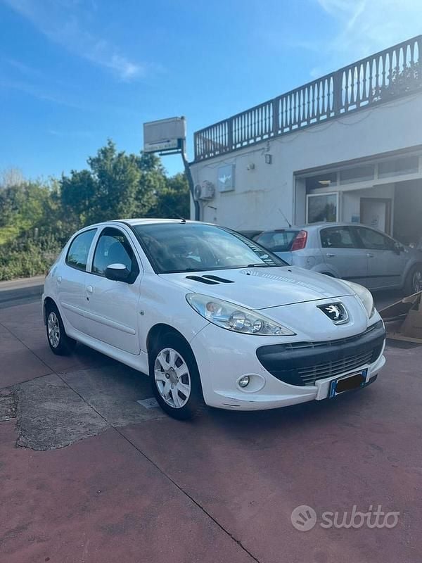 Usata Peugeot 206+ 70 CV (51 kW) 2011 Bianco Utilitaria