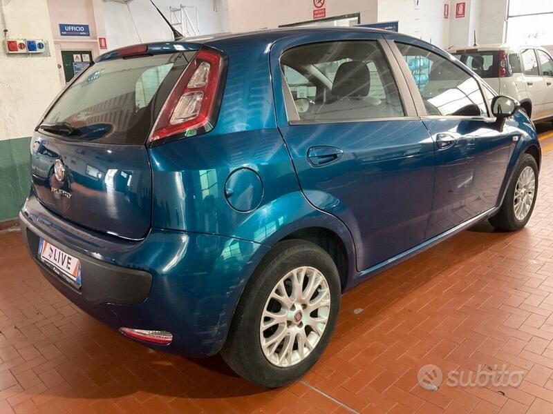Usato 2011 Fiat Grande Punto 1.2 Benzin 69 CV (5.390 €)