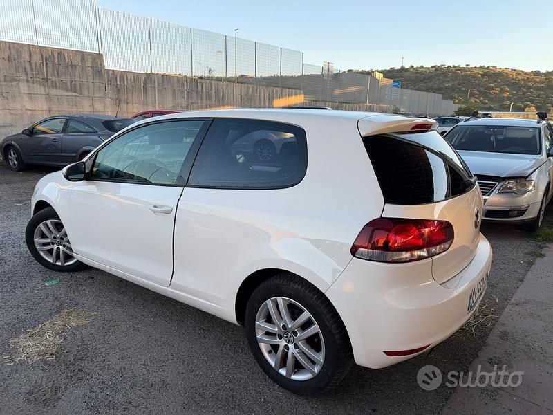 Usata VW Golf VI Highline 104 CV (76 kW) 2010 Bianco Utilitaria