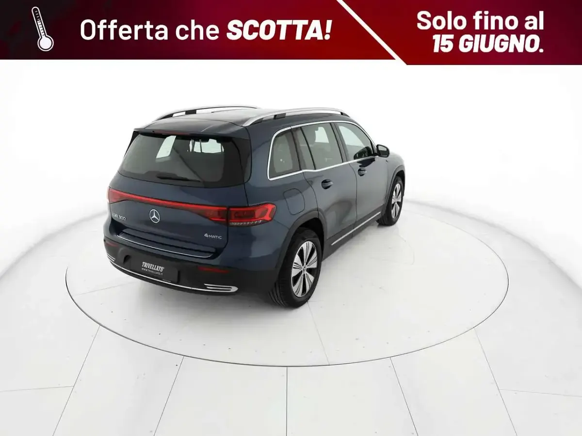 Usata Mercedes EQB300 167 kW (228 CV) 2022 Blu/azzurro SUV