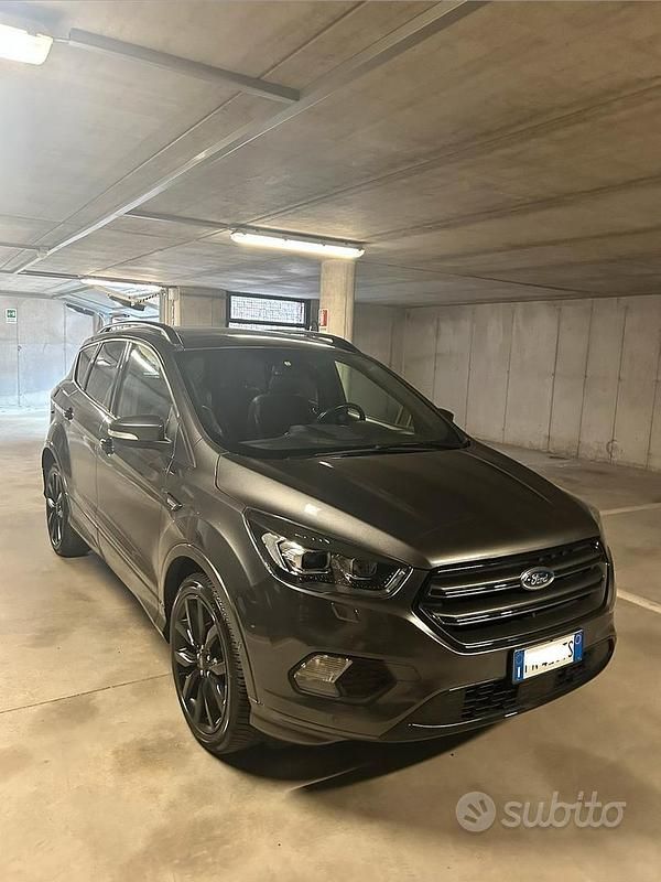 Usata Ford Kuga ST-Line 2018 Grigio SUV