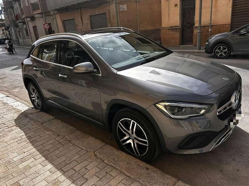 Usata Mercedes GLA200 150 CV (110 kW) 2022 SUV
