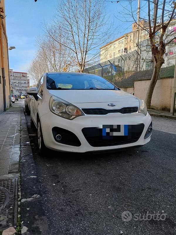 Usata Kia Rio Active 86 CV (63 kW) 2013 Bianco Utilitaria