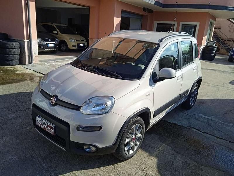 Usata Fiat Panda 4x4 S 95 CV (69 kW) 2015 Beige Utilitaria