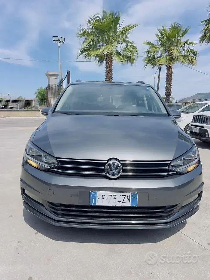 Usata VW Touran Executive 115 CV (84 kW) 2018 Grigio Monovolume