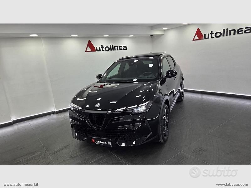 Nuova Alfa Romeo GT Junior Edizione Speciale 145 CV (106 kW) 2025 Nero SUV