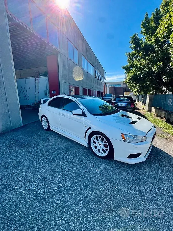 Usata Mitsubishi Lancer Evolution 295 CV (216 kW) 2011 Bianco Berlina