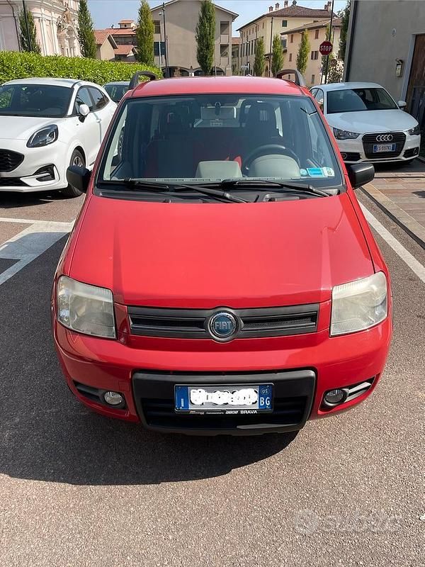 Usata Fiat Panda 4x4 60 CV (44 kW) 2005 Rosso Utilitaria