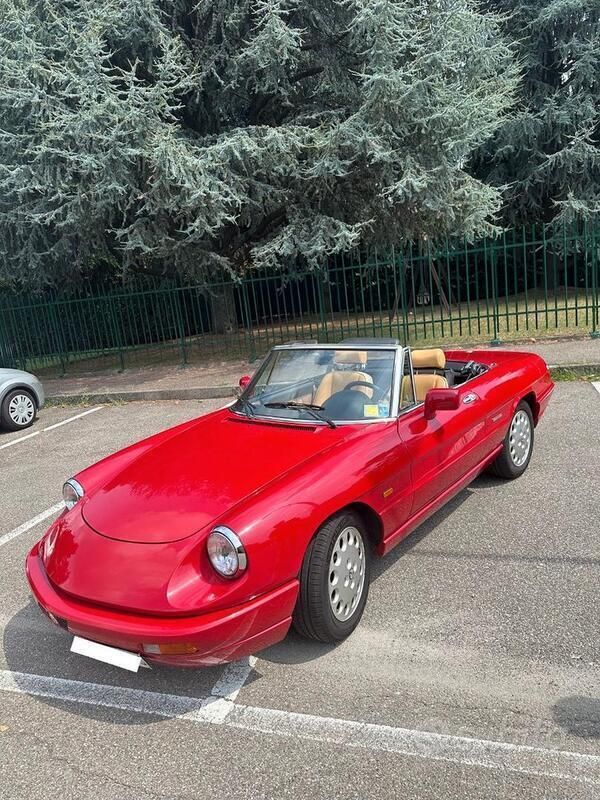 Usata Alfa Romeo Spider 122 CV (89 kW) 1992 Rosso Cabrio
