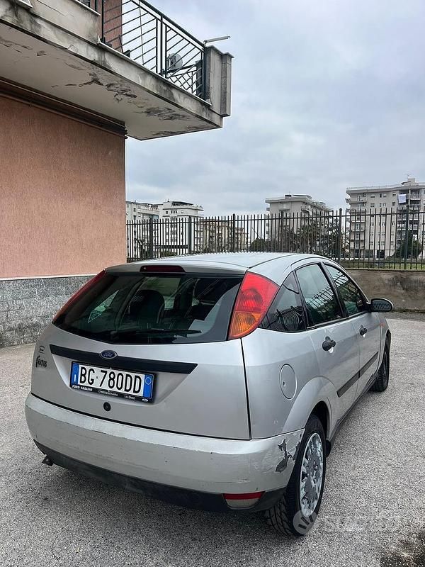 Usata Ford Focus 2000 Grigio Berlina