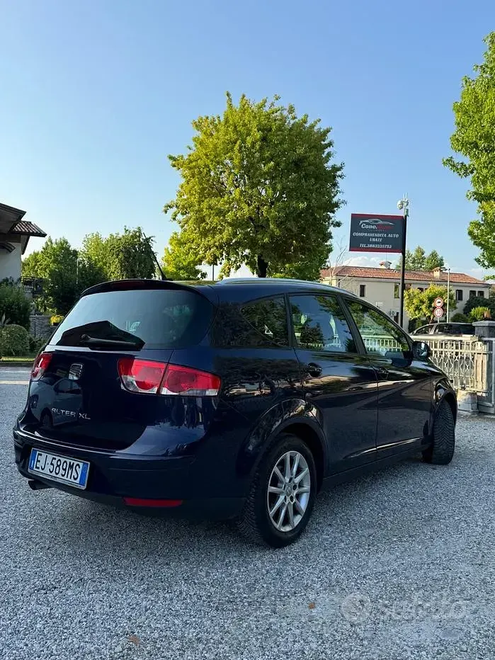Usata Seat Altea XL Style 105 CV (77 kW) 2011 Bluazzurro Monovolume