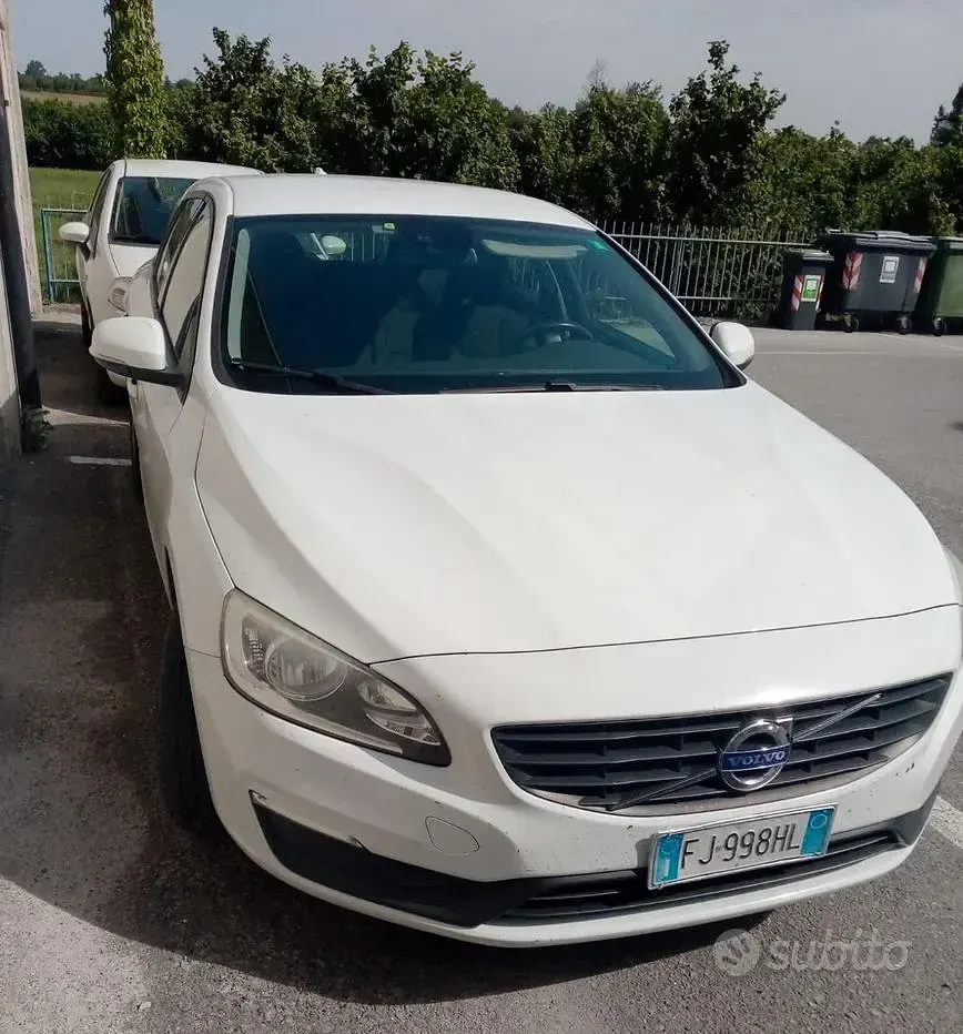 Usata Volvo V60 Business Edition 150 CV (110 kW) 2017 Bianco Station wagon