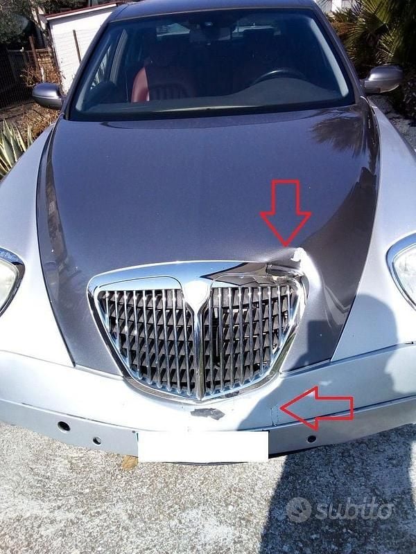 Grigio Usata 2008 Lancia Thesis Tre volumi | 2000 € (Buon prezzo) - Immagine 1/4