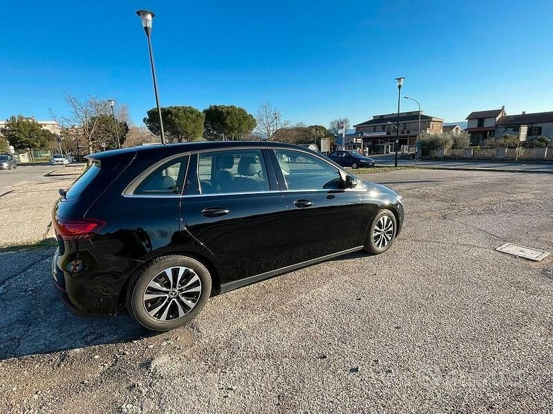 Brugt Mercedes B180 Executive 116 HK (85 kW) 2023 Sort MPV