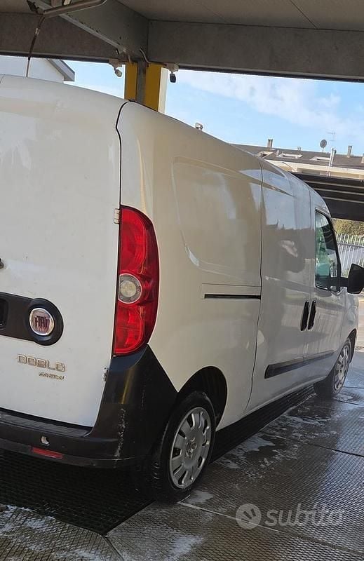 Usata Fiat Doblò 119 CV (87 kW) 2011 Bianco Monovolume
