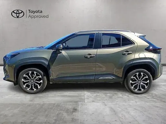 Usata Toyota Yaris Cross Trend 116 CV (85 kW) 2022 Oxide bronze SUV