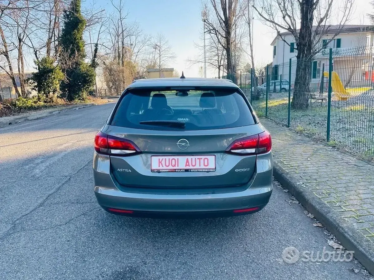 Usata Opel Astra 110 CV (80 kW) 2019 Nero Berlina
