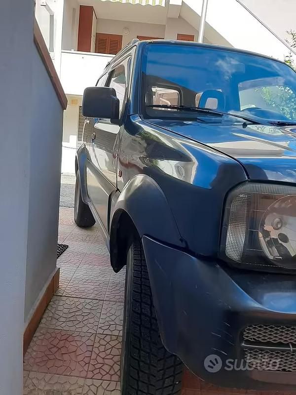 Usata Suzuki Jimny 65 CV (47 kW) 2007 Nero SUV