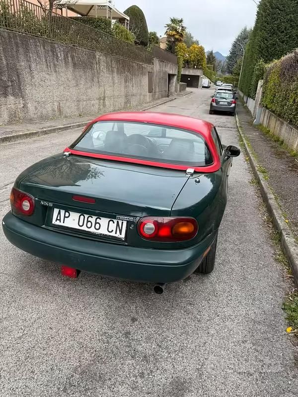 Usata Mazda MX5 90 CV (66 kW) 1997 Verde Cabrio