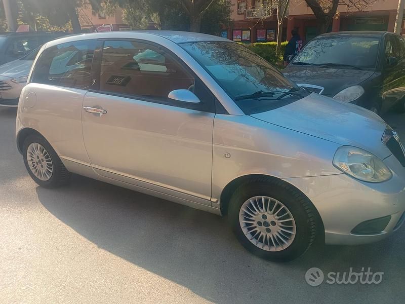 Usata Lancia Ypsilon 60 CV (44 kW) 2008 Grigio Utilitaria