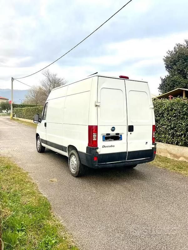 Usata Fiat Ducato 128 CV (94 kW) 2006 Bianco Furgone