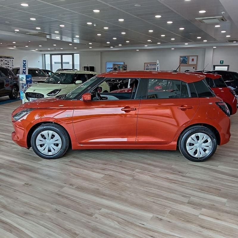 Nuova Suzuki Swift 83 CV (61 kW) 2026 Arancione Utilitaria