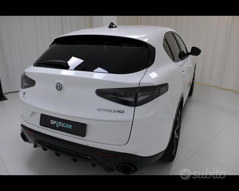 Usata Alfa Romeo Stelvio Veloce 210 CV (154 kW) 2024 Bianco SUV