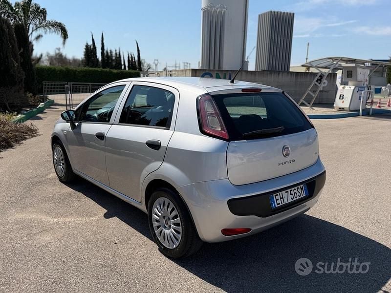 Usata Fiat Punto Evo Dynamic 69 CV (50 kW) 2011 Grigio Utilitaria