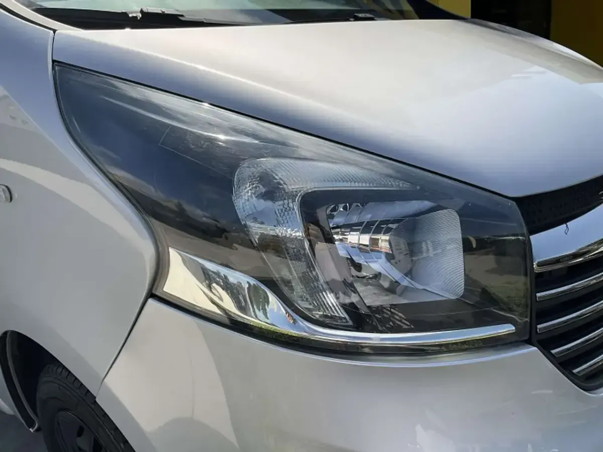 Usata Opel Vivaro S 140 CV (102 kW) 2015 Grigio Monovolume
