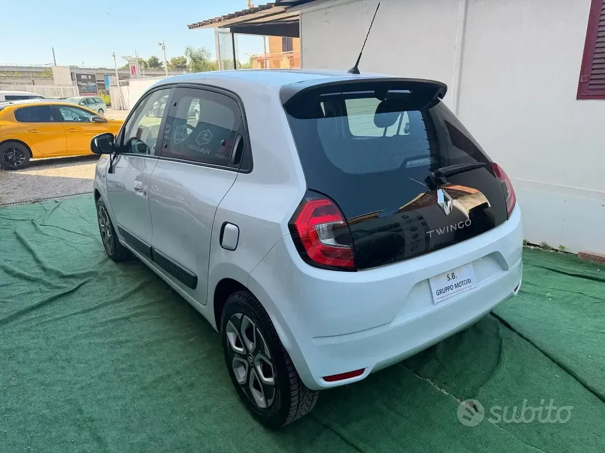 Usata Renault Twingo 65 CV (47 kW) 2024 Bianco Utilitaria