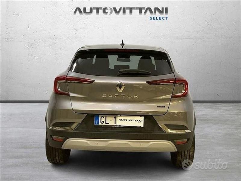 Usata Renault Captur Techno 145 CV (106 kW) 2022 Grigio SUV