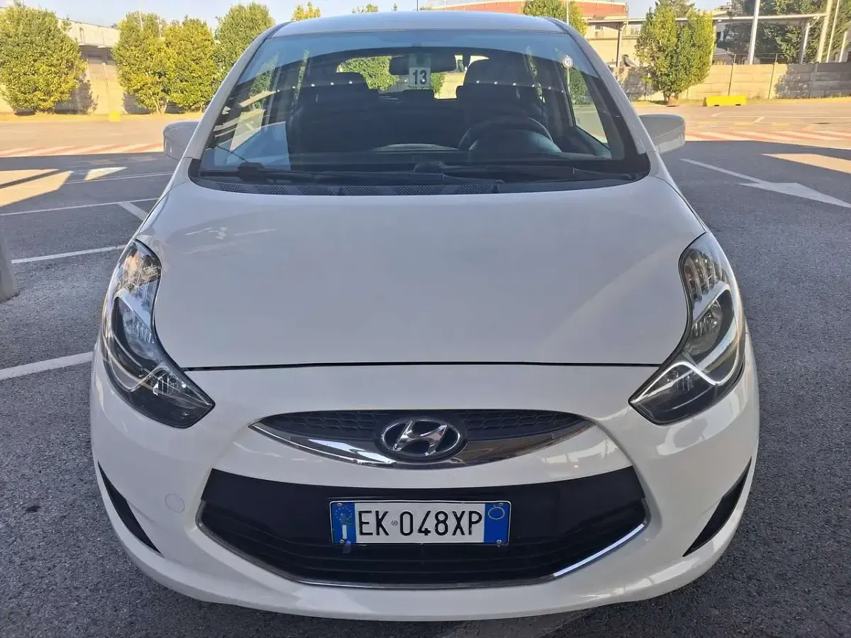 Usata Hyundai ix20 Comfort 90 CV (66 kW) 2012 Bianco Utilitaria