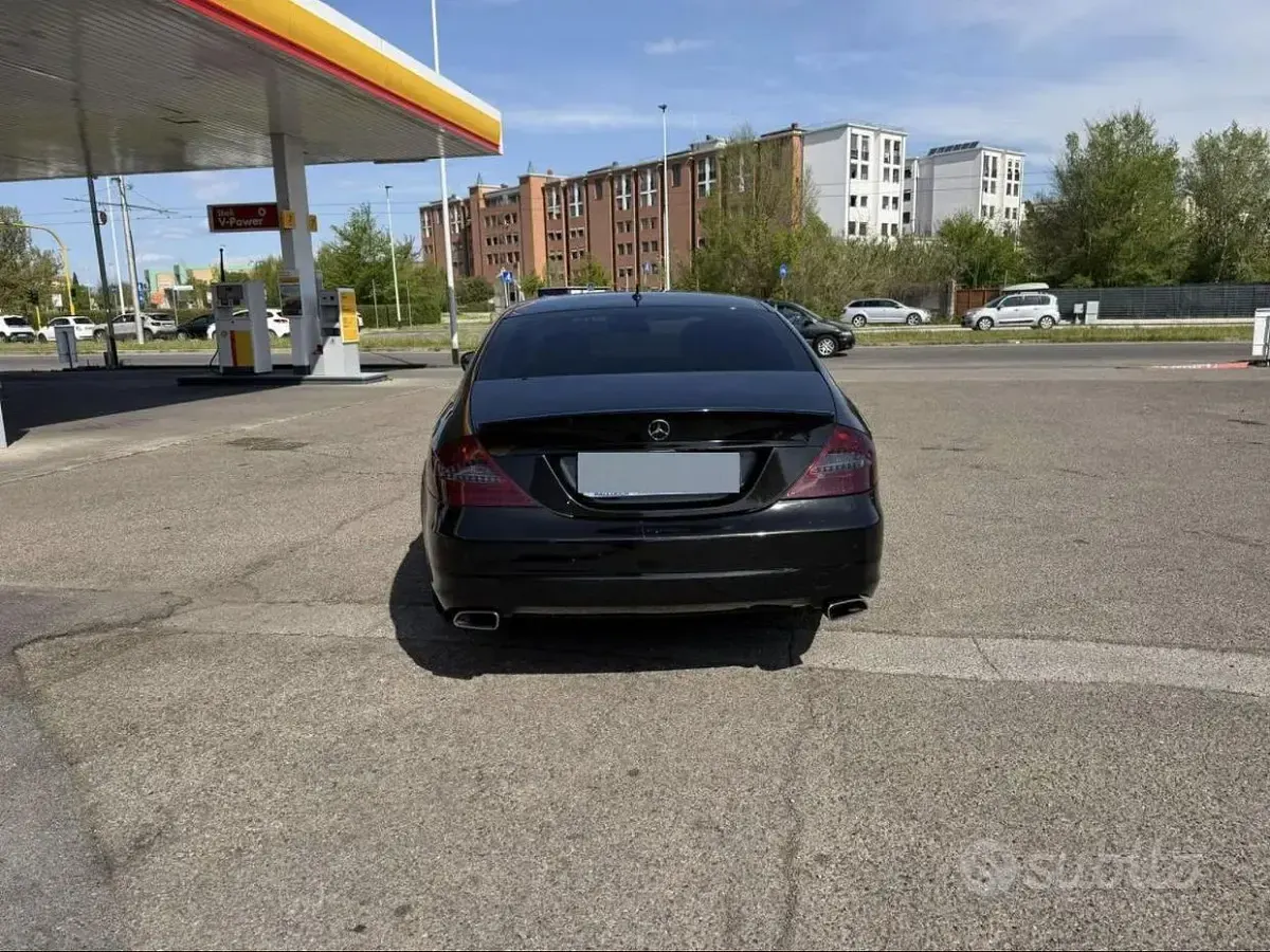 Usata Mercedes CLS320 Chrome 224 CV (164 kW) 2008 Nero Coupé