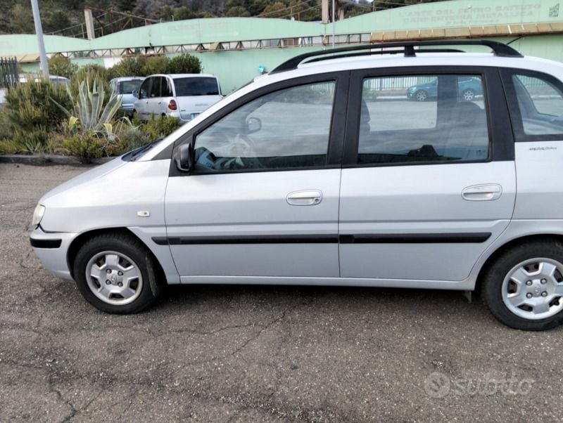 Usata Hyundai Matrix 103 CV (75 kW) 2005 Grigio Monovolume