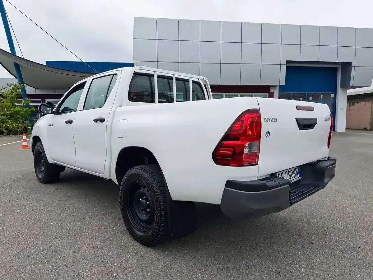 Usata Toyota HiLux Comfort 150 CV (110 kW) 2021 Bianco Pick-up