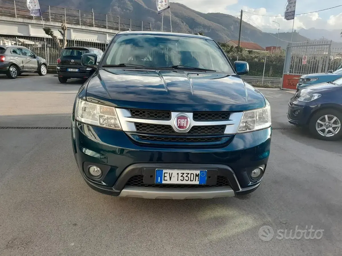 Usado Fiat Freemont Lounge 170 HP (125 kW) 2014 Preto SUV
