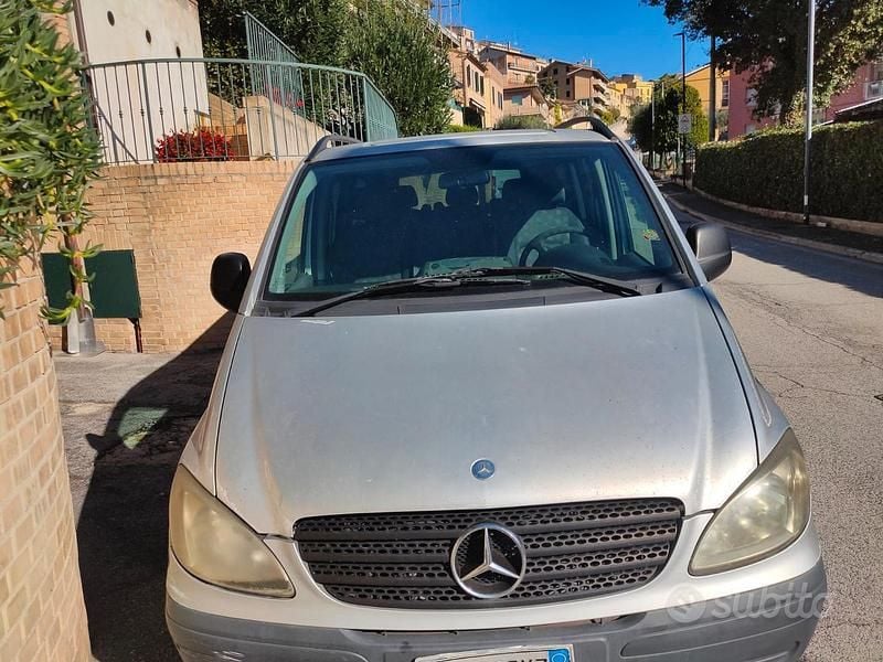 Begagnad Mercedes Vito 2005 Grå Van