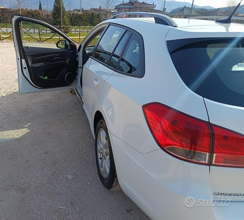 Usata Chevrolet Cruze 137 CV (100 kW) 2012 Bianco Station wagon