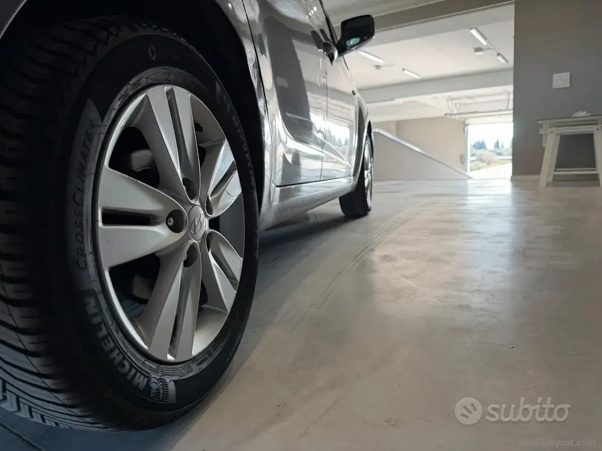 Usata Hyundai ix20 Classic 90 CV (66 kW) 2011 Grigio Utilitaria